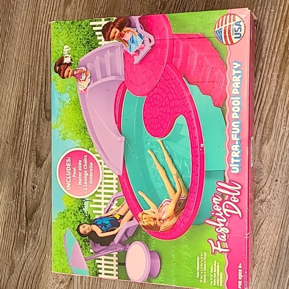 Pool Party Set by Fashion Doll - Picture 3 of 10